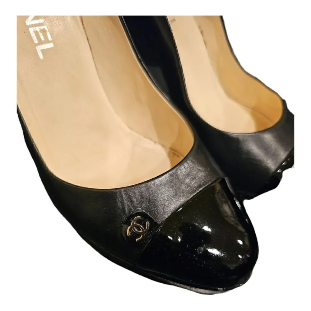 CHANEL Black Leather & Patent Platform Heels - Size‎ 40 /US 9